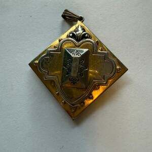 Antique Gold Motif Square Locket